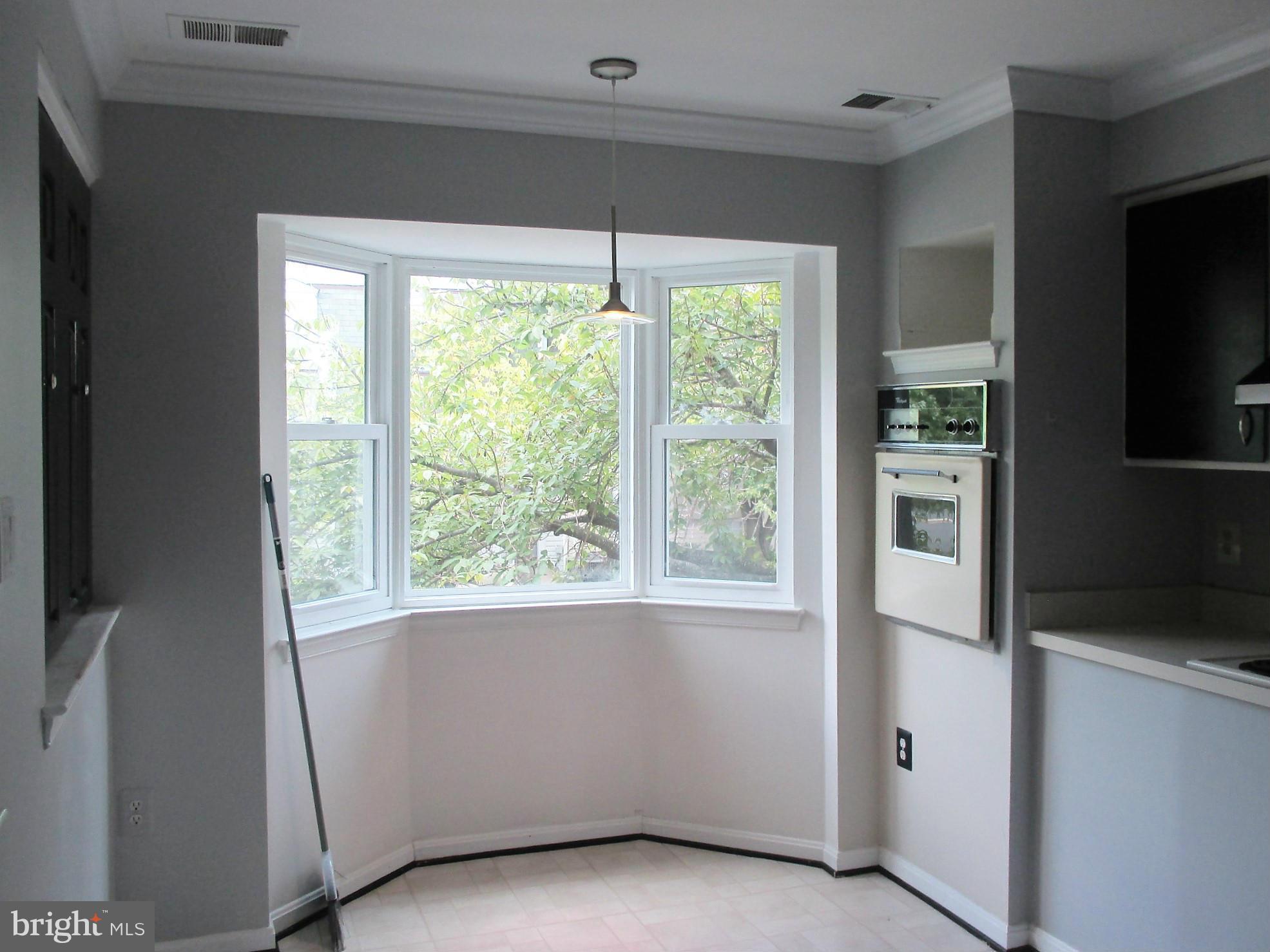 7940 Brighton Way Manassas, VA 20109 - Photo 12 of 27 Kitchen