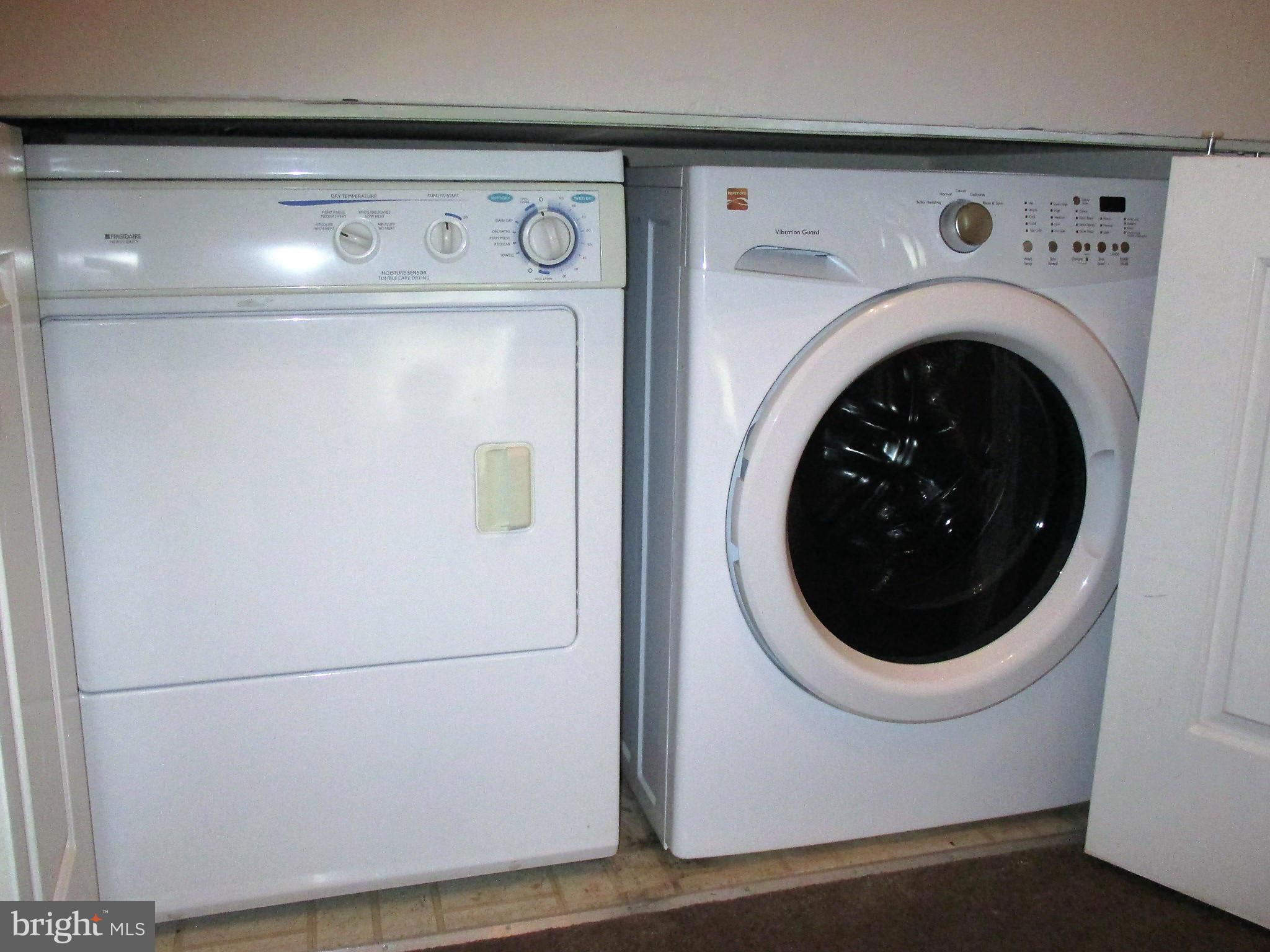 7940 Brighton Way Manassas, VA 20109 - Photo 14 of 27 Washer and Dryer