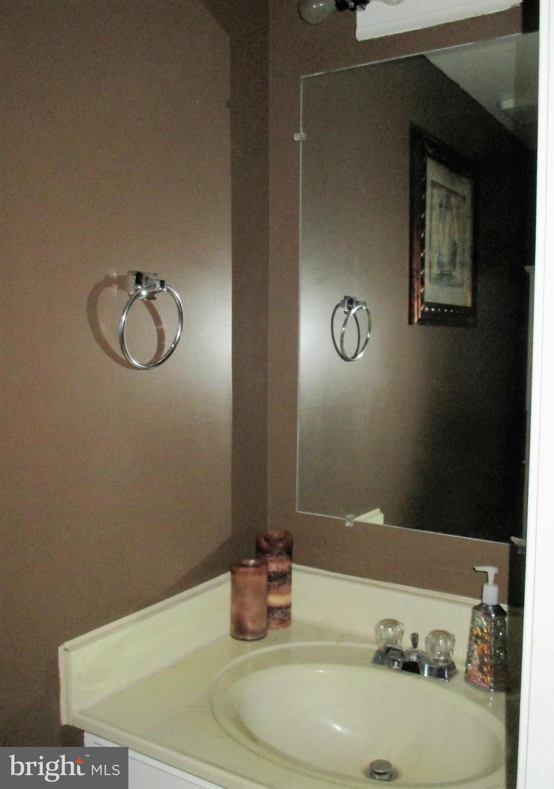 7940 Brighton Way Manassas, VA 20109 - Photo 4 of 27 Bath