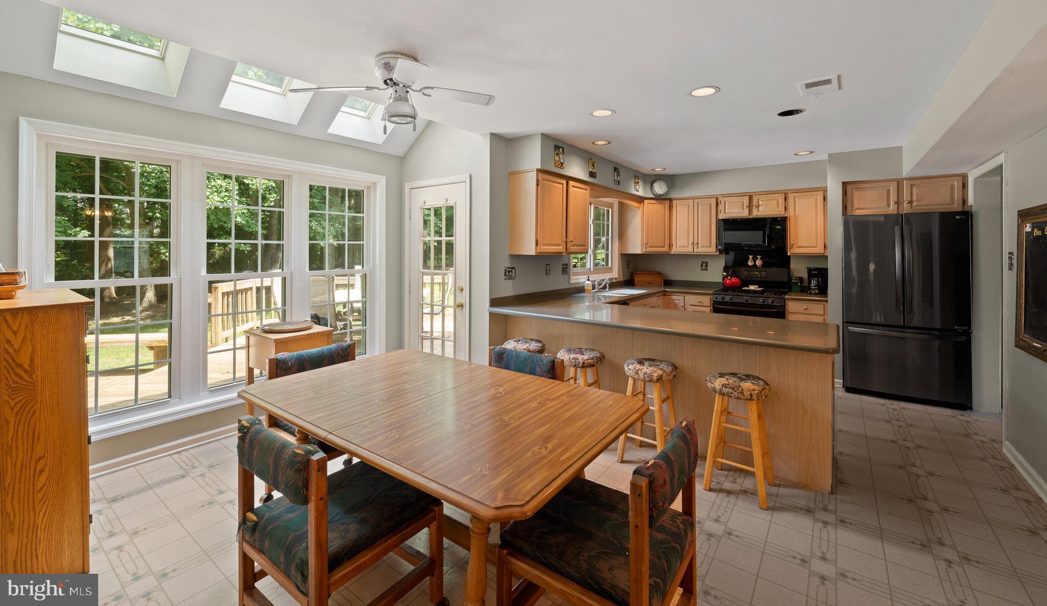815 Shadow Farm Road West Chester, PA 19380 - Photo 10 of 35 Sunny Breakfast Area
