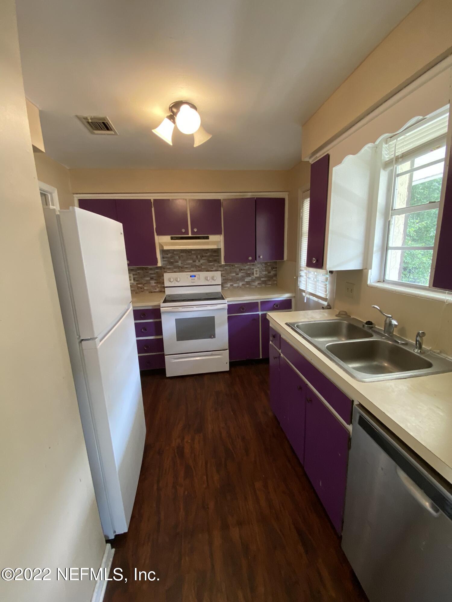 1607 El Prado Road, Unit 4 Jacksonville, FL 32216 - Photo 5 of 11 FFC4C7D5-7246-4D41-9D4B-020F66096F74