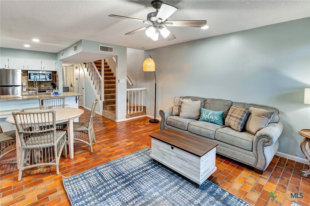 462 15th Street, Unit 2 Port O'Connor, TX 77982 - Photo 10 of 32