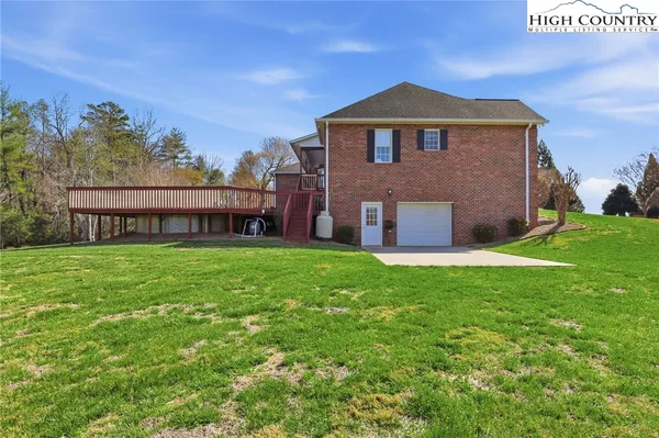 $634,900 | 362 Mountain Shadows Drive, Purlear, NC 28665