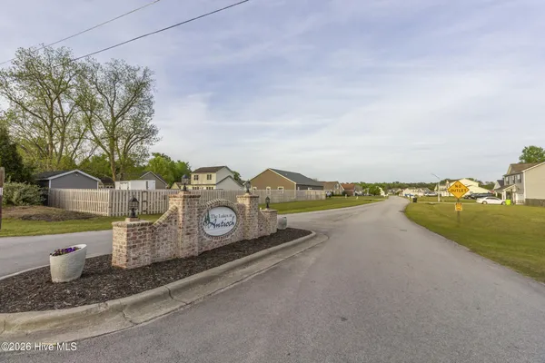 $2,100 | 301 Antioch Lakes Road, New Bern, NC 28560