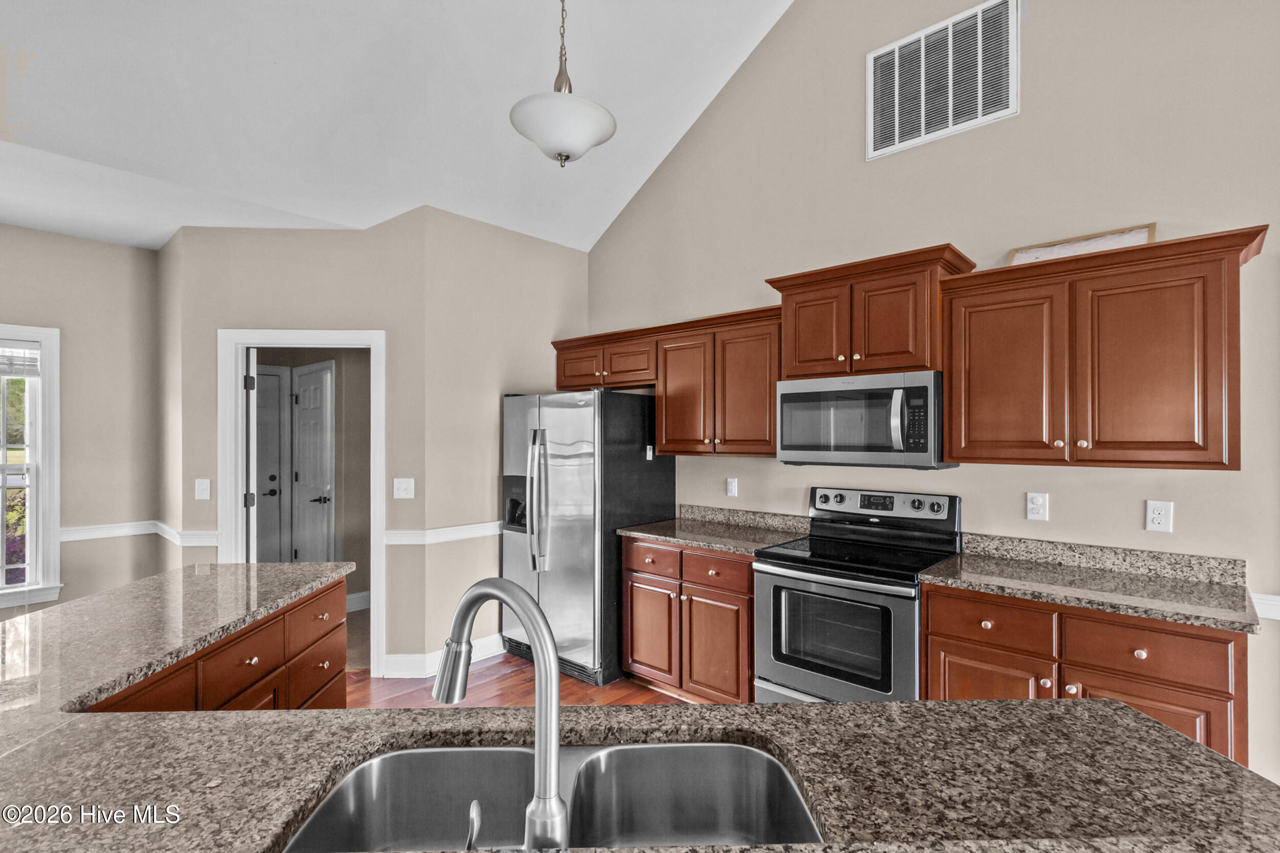 301 Antioch Lakes Road New Bern, NC 28560 - Photo 6 of 37 6_img_5054