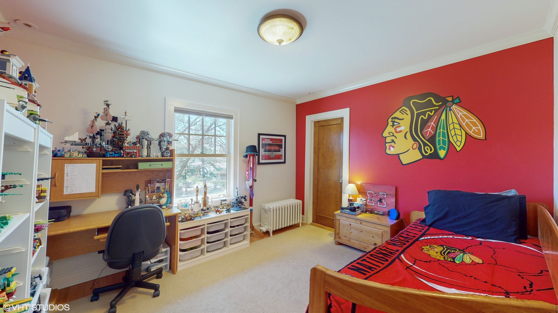 302 North Merrill Street Park Ridge, IL 60068 - Photo 21 of 40 a bedroom with a bed and a window