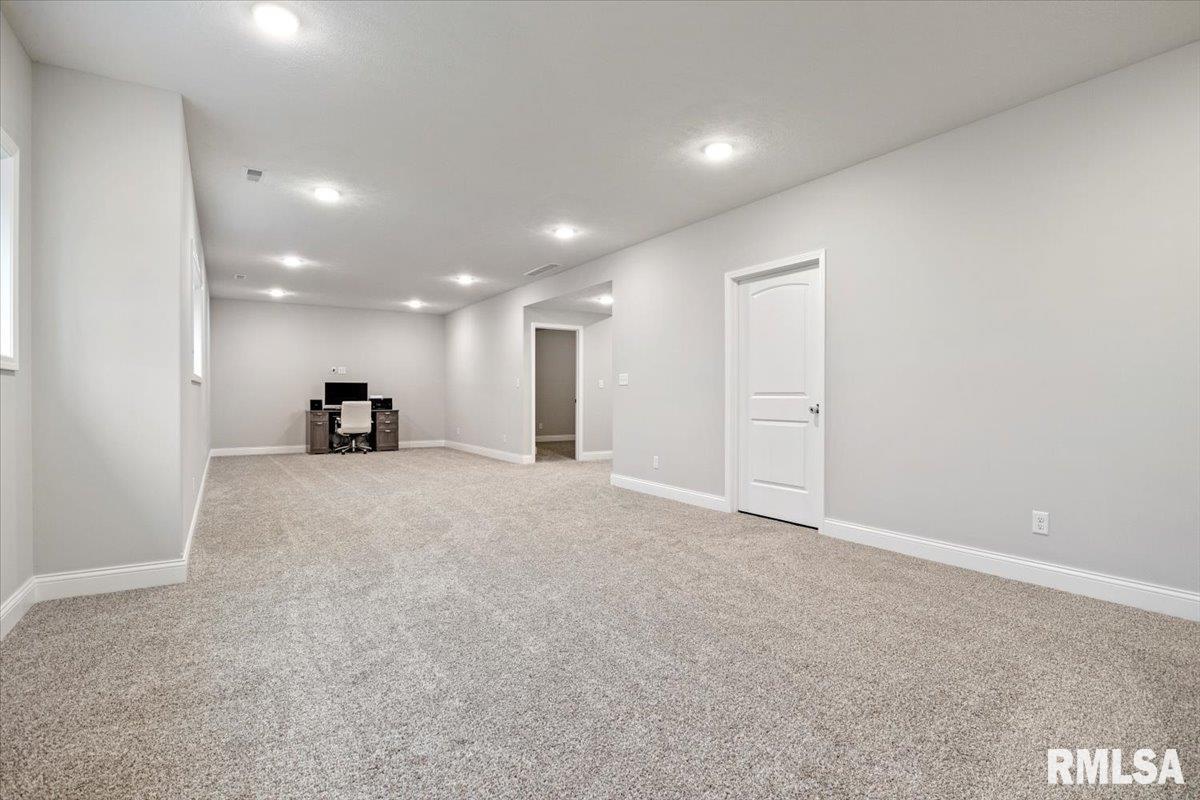 1420 Lake Pointe Court Springfield, IL 62712 - Photo 36 of 41 Gallery Image 36