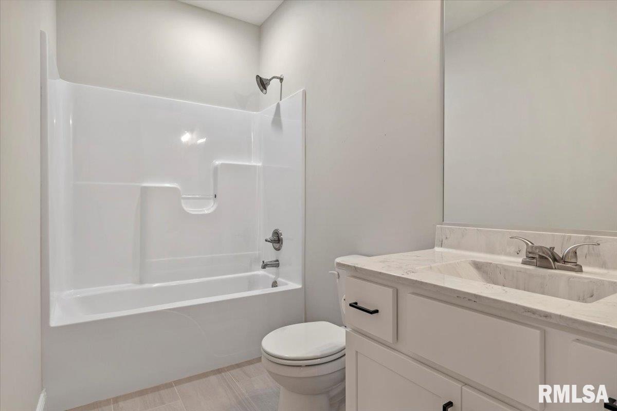 1420 Lake Pointe Court Springfield, IL 62712 - Photo 39 of 41 Gallery Image 39