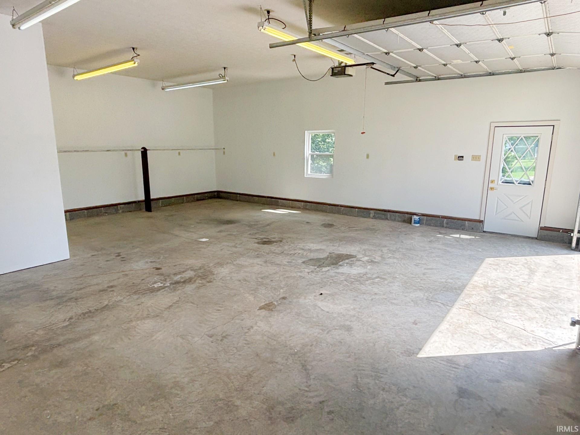 3561 East Stipp Road Bloomington, IN 47401 - Photo 7 of 36