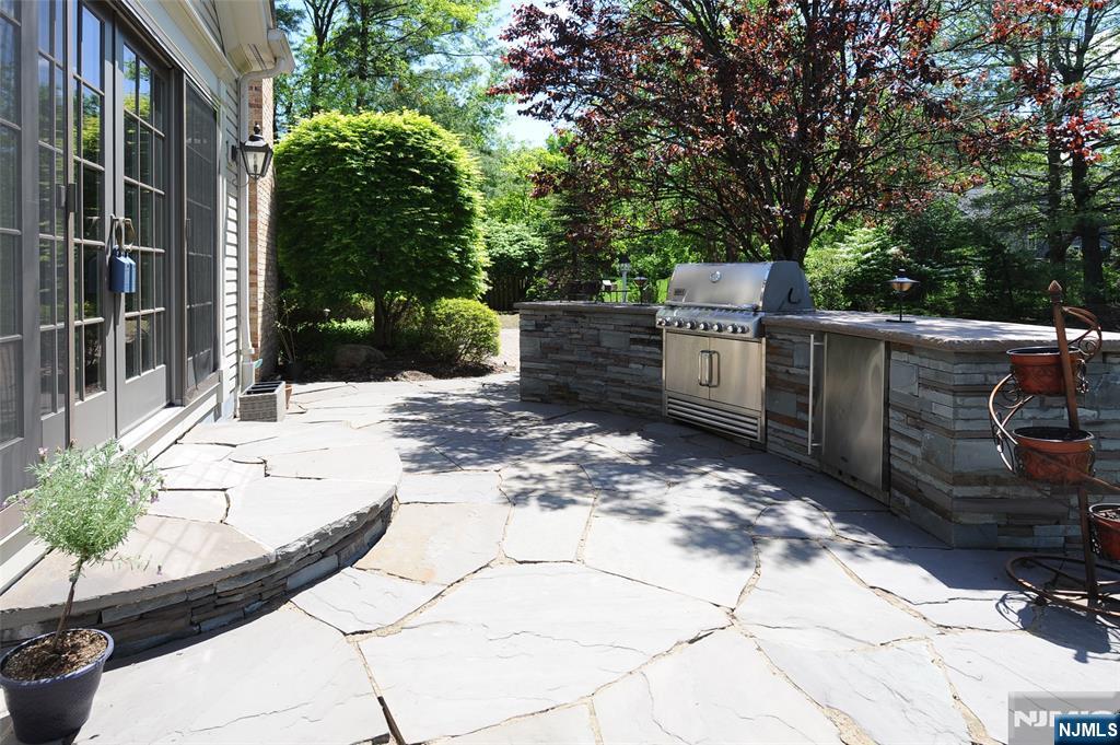 273 Joshua Lane Wyckoff, NJ 07481 - Photo 3 of 17