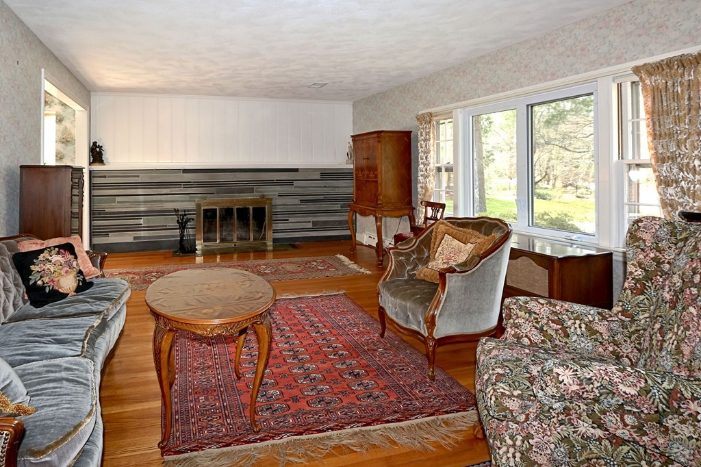 167 Hayward Mill Road Concord, MA 01742 - Photo 2 of 18