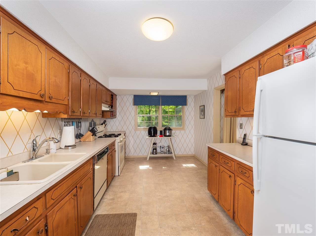 1710 Medfield Road Raleigh, NC 27607 - Photo 7 of 19