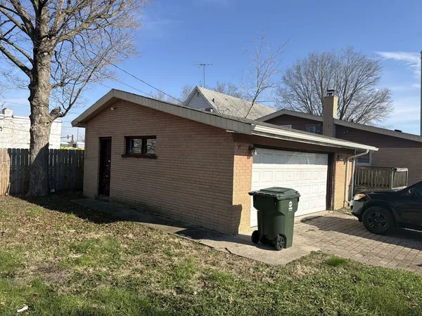 $2,600 | 14941 Evans Avenue, Dolton, IL 60419