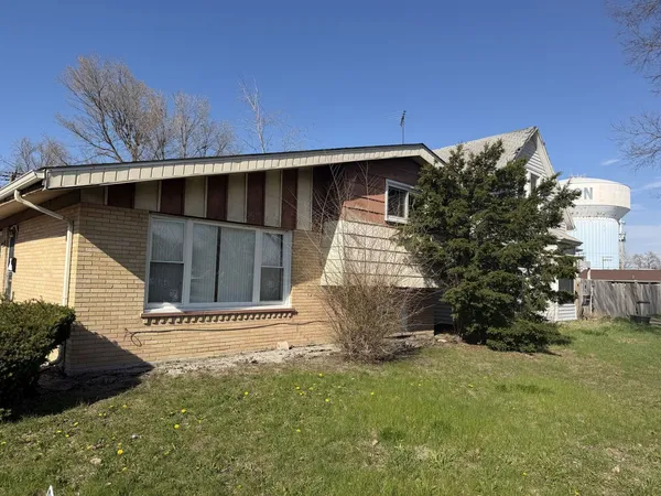 $2,600 | 14941 Evans Avenue, Dolton, IL 60419