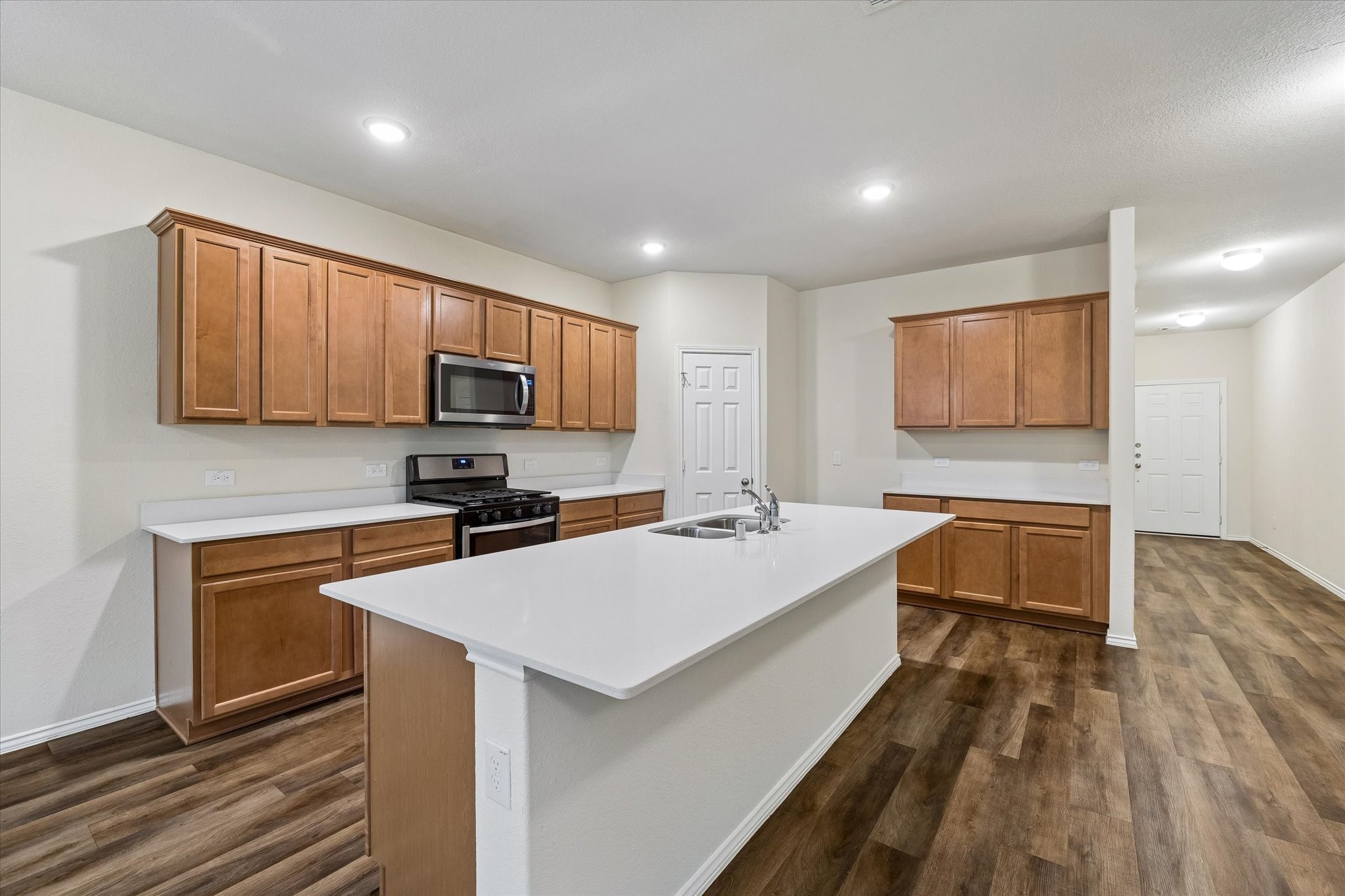 4050 Timber Sapp Drive Conroe, TX 77304 - Photo 5 of 20
