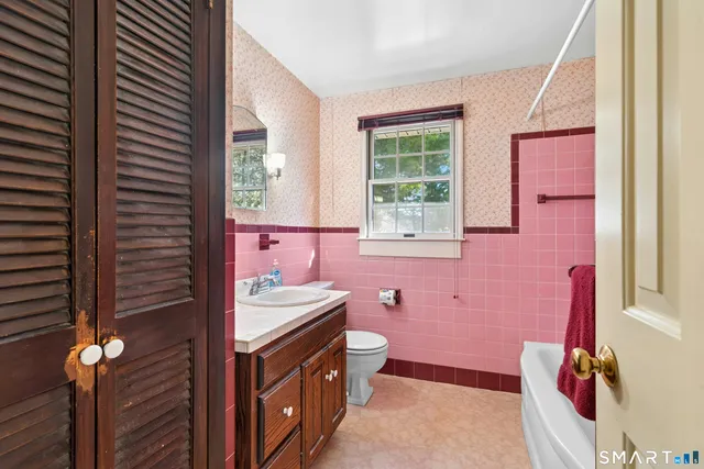 $649,000 | 378 High Street, Fairfield, CT 06824