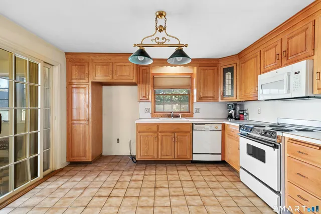 $649,000 | 378 High Street, Fairfield, CT 06824