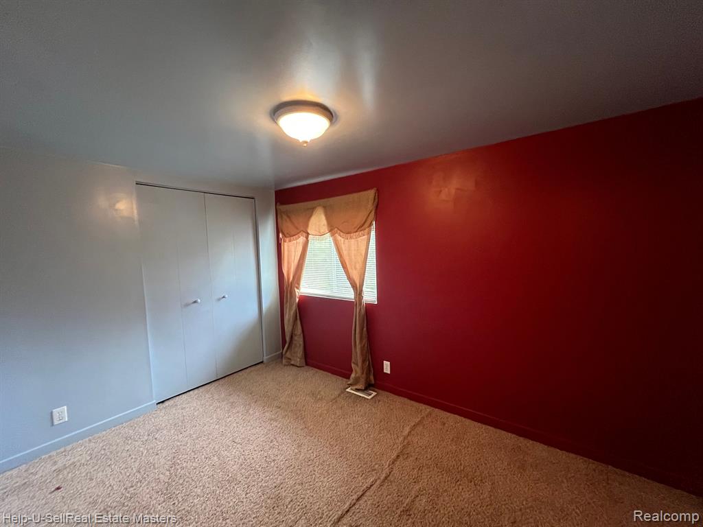 1423 Minnesota Road Port Huron, MI 48060 - Photo 10 of 23
