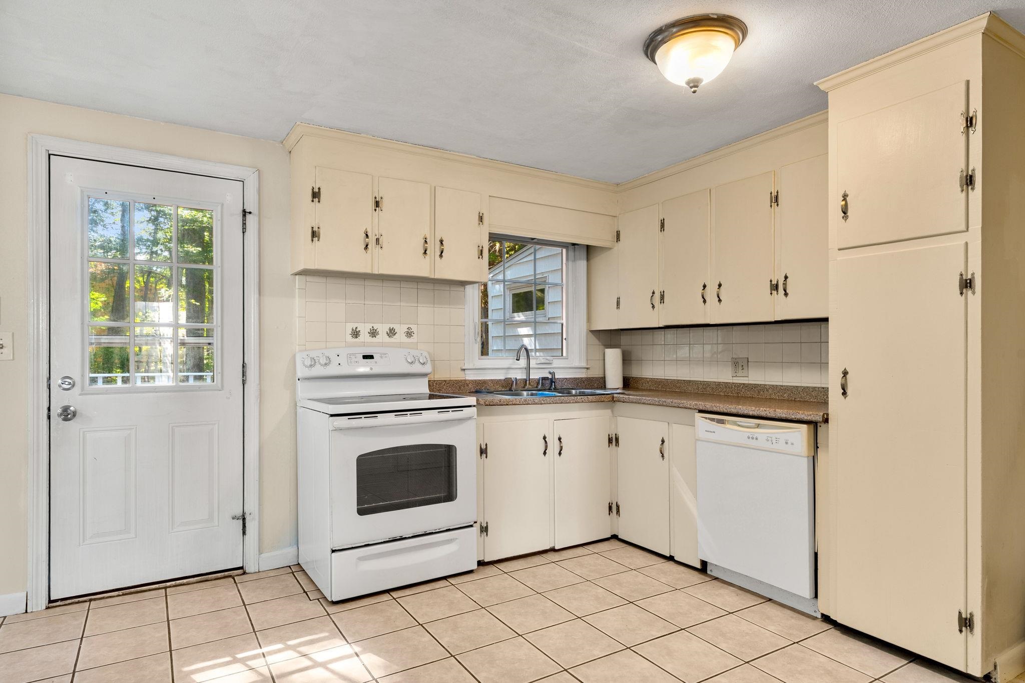 403 High Street Hampton, NH 03842 - Photo 33 of 48