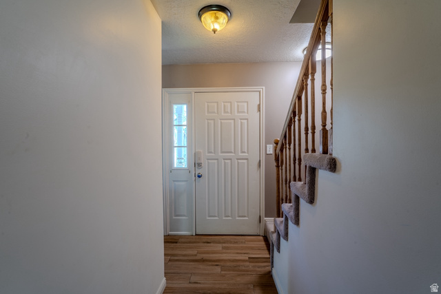 11957 Noelle Road Sandy, UT 84092 - Photo 28 of 38 Entrance foyer