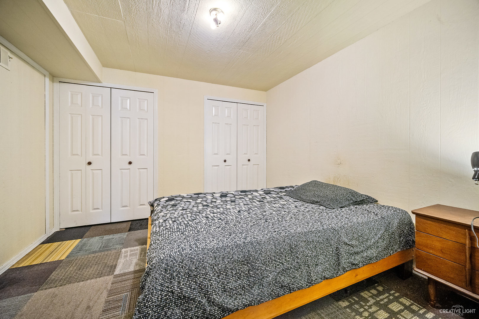 23 Aldon Road Montgomery, IL 60538 - Photo 27 of 31 a bedroom with a bed and closet