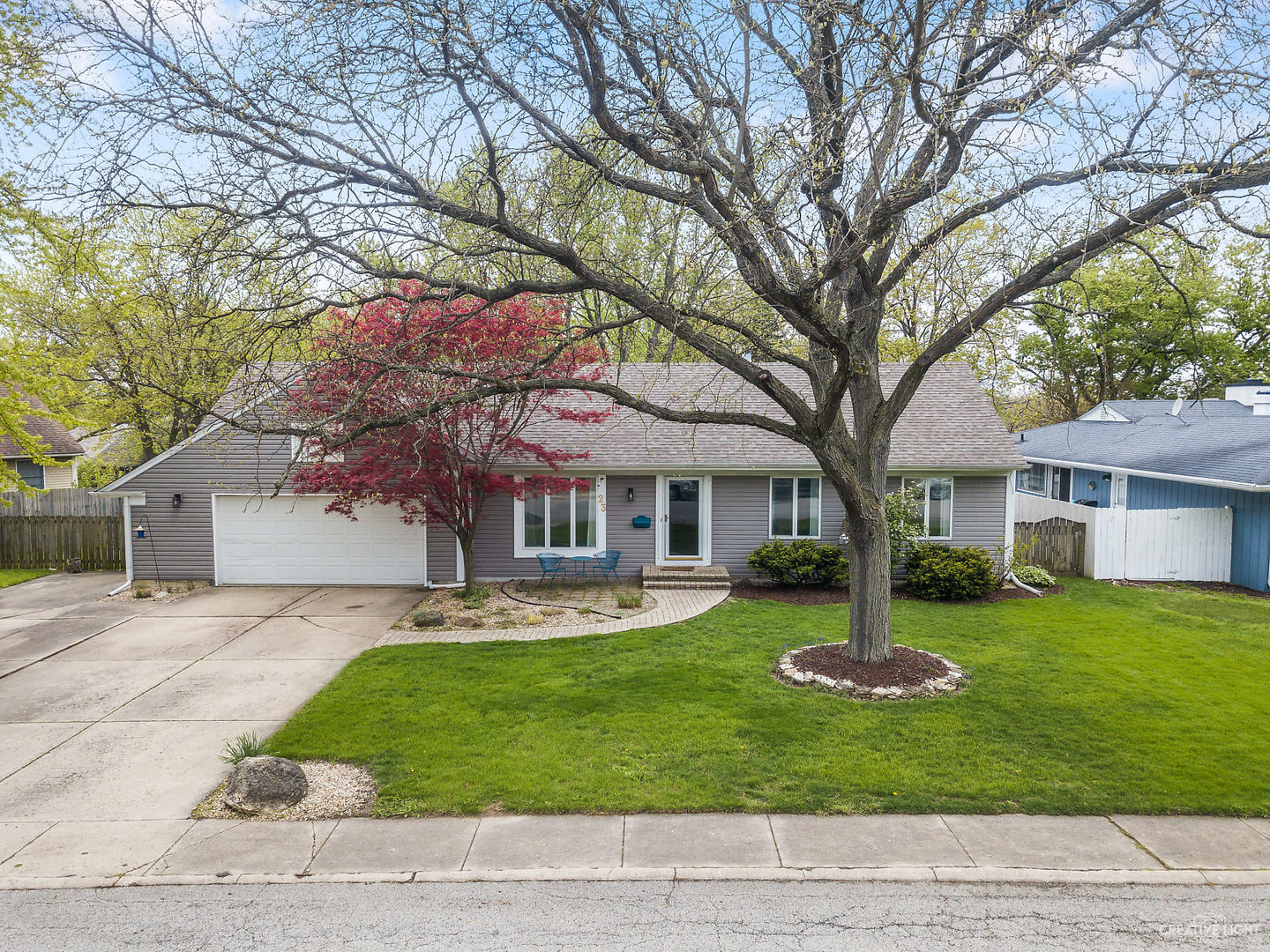 23 Aldon Road Montgomery, IL 60538 - Photo 4 of 31 a front view of a house with a garden