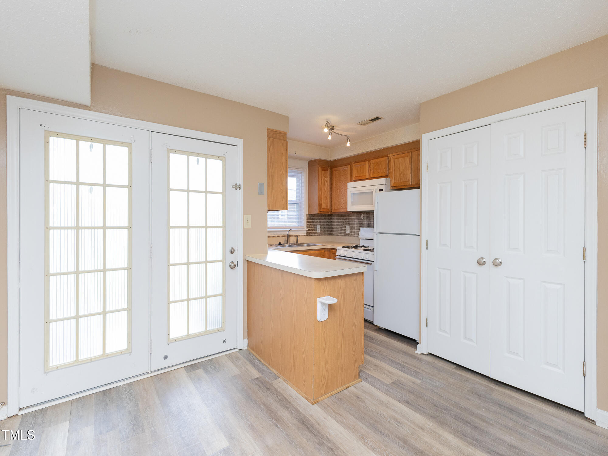 4816 Blue Bird Court, Unit B Raleigh, NC 27606 - Photo 10 of 32 134_4816_Blue_Bird_Ct_BKitchen