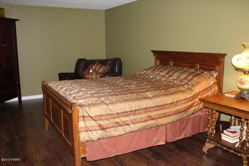 122 Deer Run Road Hawley, PA 18428 - Photo 18 of 39 Gallery Image 18