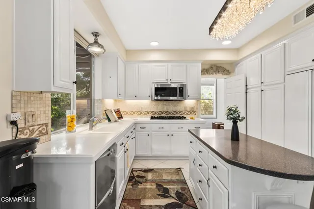 $1,099,000 | 15606 Harte Lane, Moorpark, CA 93021