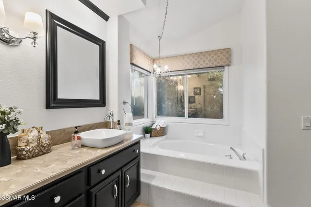 $1,099,000 | 15606 Harte Lane, Moorpark, CA 93021