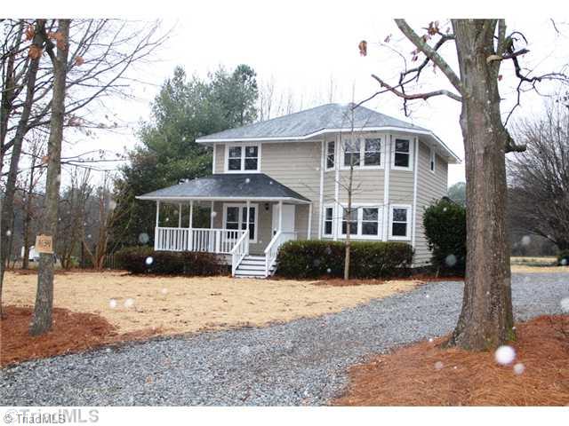 1634 Southwest School Road Clemmons, NC 27012 - Photo 2 of 15 Exterior Front.