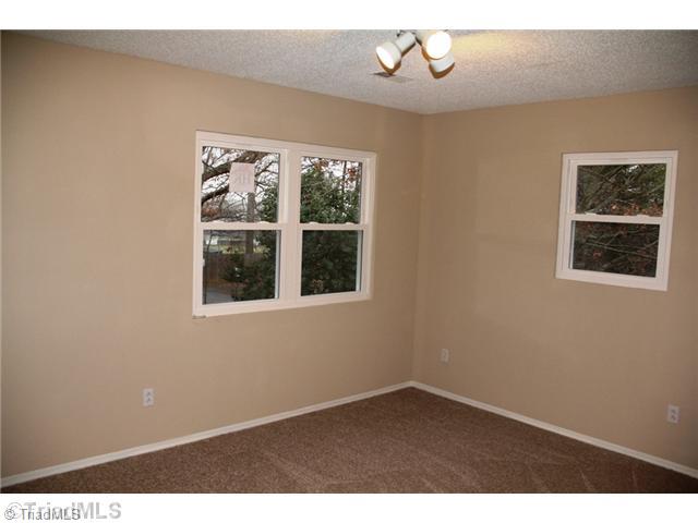 1634 Southwest School Road Clemmons, NC 27012 - Photo 10 of 15 1st Bedroom.