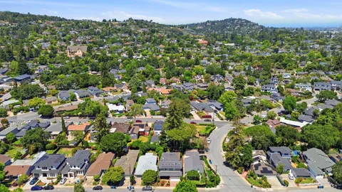 $2,880,000 | 167 Oakview Drive, San Carlos, CA 94070