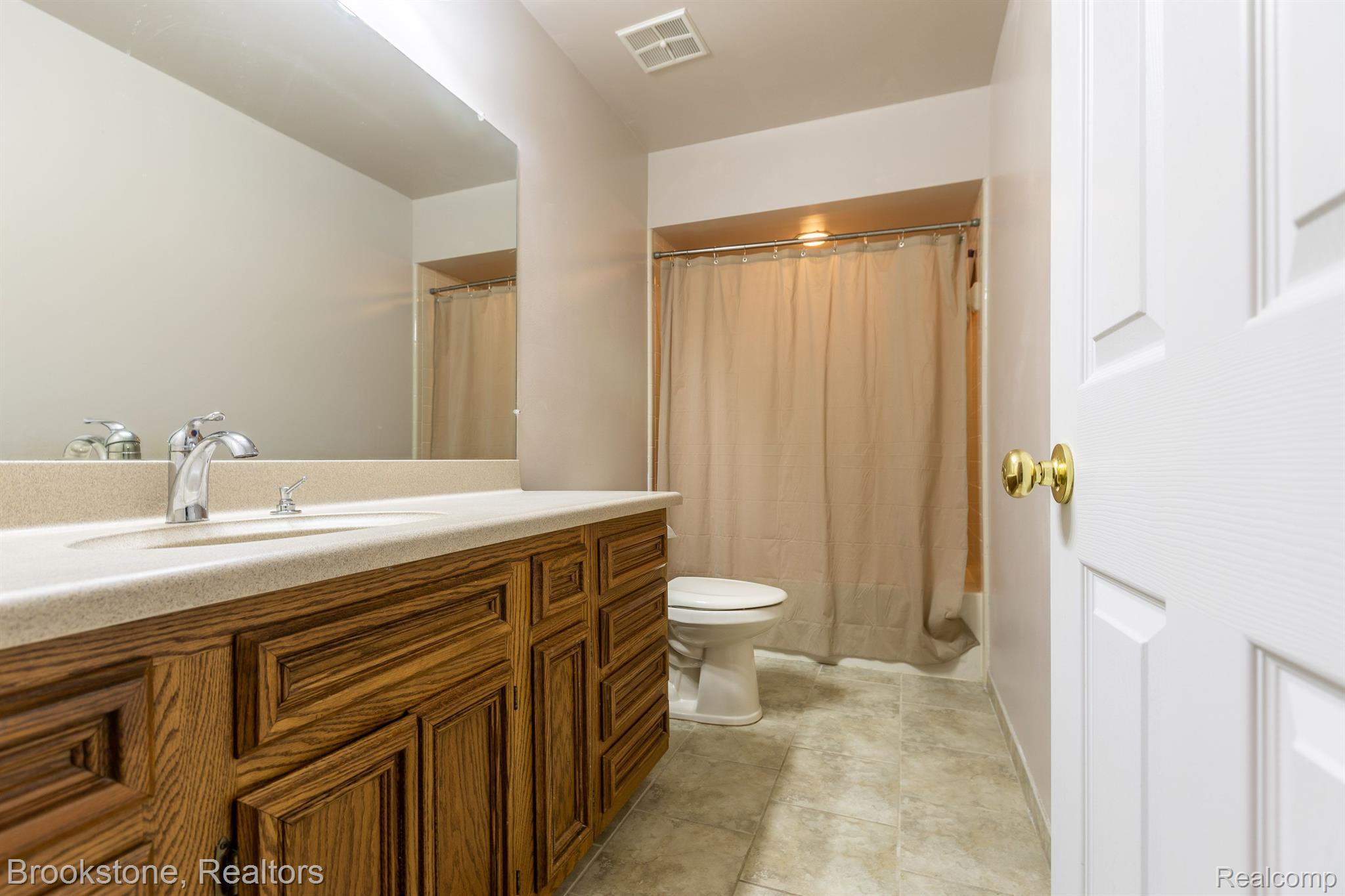 2098 Highsplint Drive Rochester, MI 48307 - Photo 23 of 31 Gallery Image 23