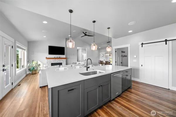 $1,249,000 | 885 Autumn Crest Drive, Wenatchee, WA 98801