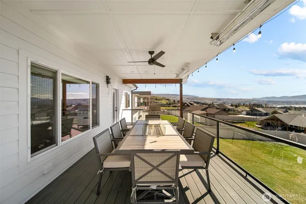 $1,249,000 | 885 Autumn Crest Drive, Wenatchee, WA 98801