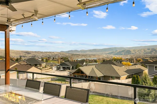 $1,249,000 | 885 Autumn Crest Drive, Wenatchee, WA 98801
