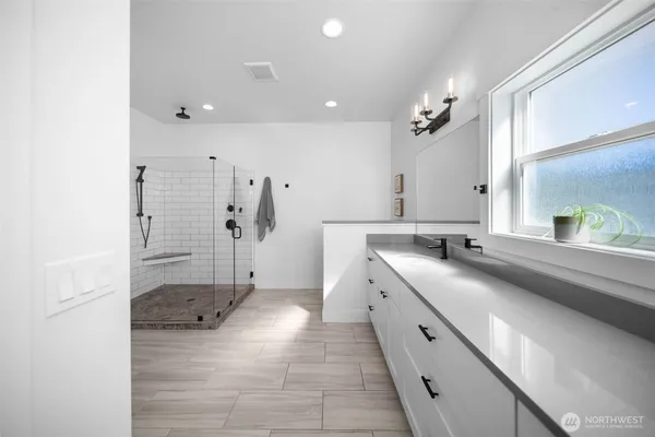 $1,249,000 | 885 Autumn Crest Drive, Wenatchee, WA 98801