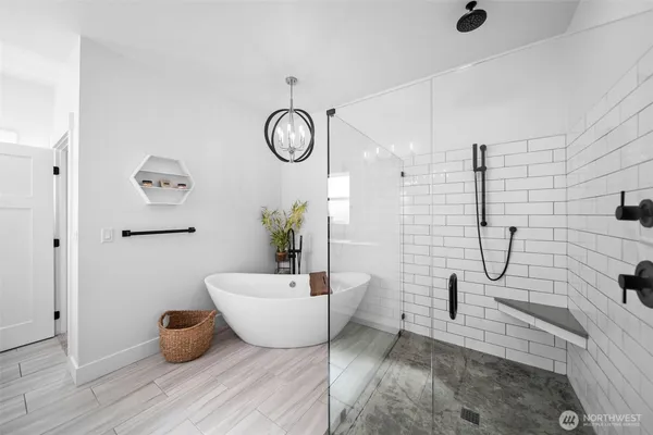 $1,249,000 | 885 Autumn Crest Drive, Wenatchee, WA 98801