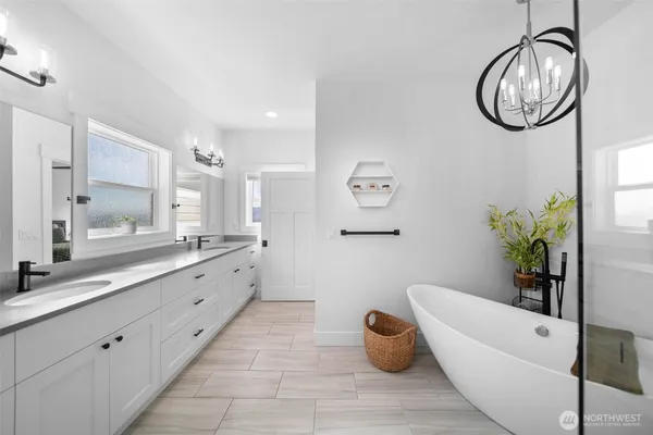 $1,249,000 | 885 Autumn Crest Drive, Wenatchee, WA 98801