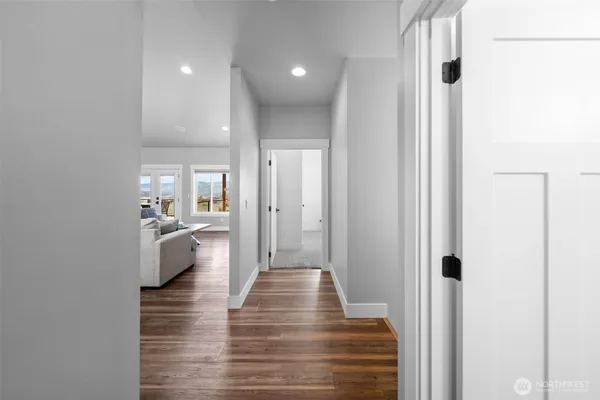 $1,249,000 | 885 Autumn Crest Drive, Wenatchee, WA 98801