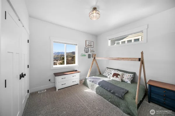 $1,249,000 | 885 Autumn Crest Drive, Wenatchee, WA 98801