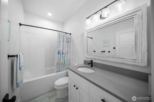 $1,249,000 | 885 Autumn Crest Drive, Wenatchee, WA 98801