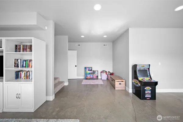 $1,249,000 | 885 Autumn Crest Drive, Wenatchee, WA 98801