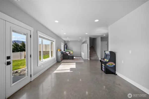 $1,249,000 | 885 Autumn Crest Drive, Wenatchee, WA 98801