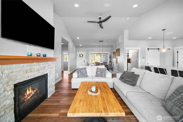 $1,249,000 | 885 Autumn Crest Drive, Wenatchee, WA 98801