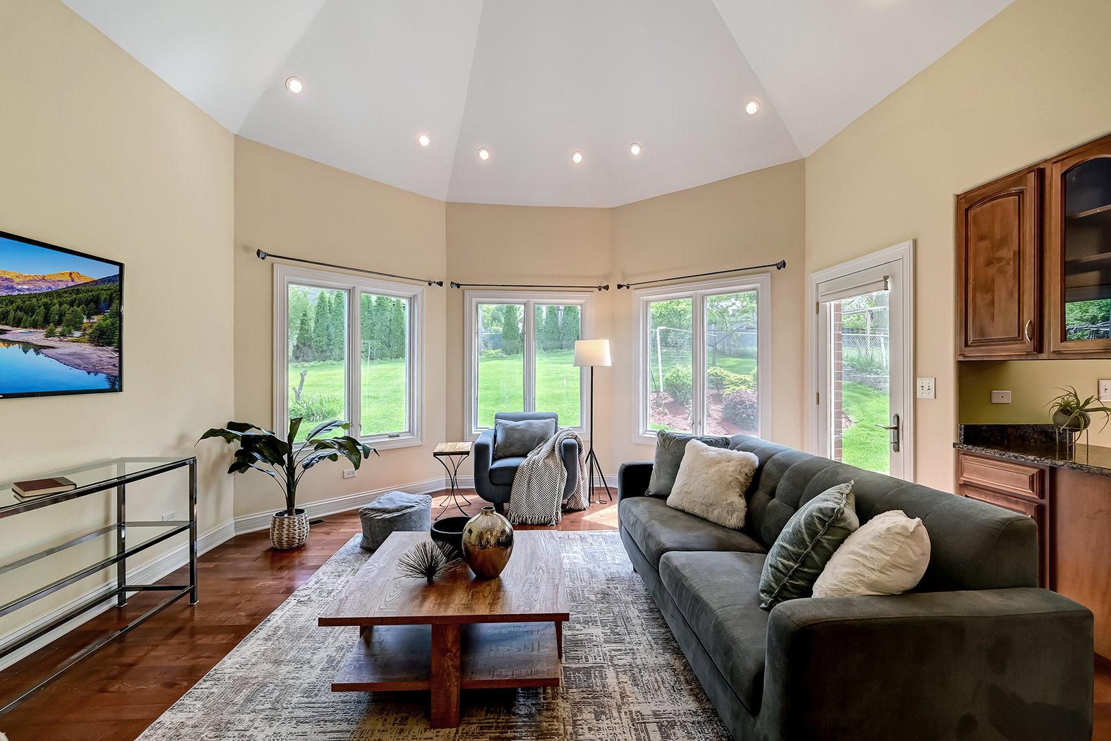 8827 Palisades Road Burr Ridge, IL 60527 - Photo 14 of 35 Gallery Image 14
