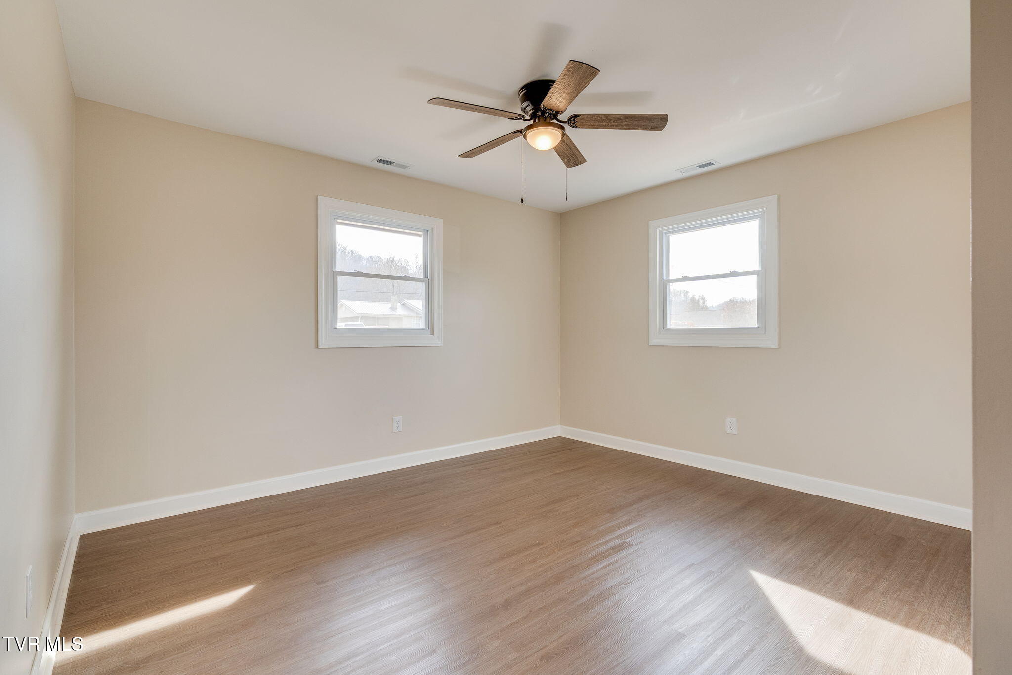 265 Price Road Elizabethton, TN 37643 - Photo 14 of 31 Lantern Real Estate