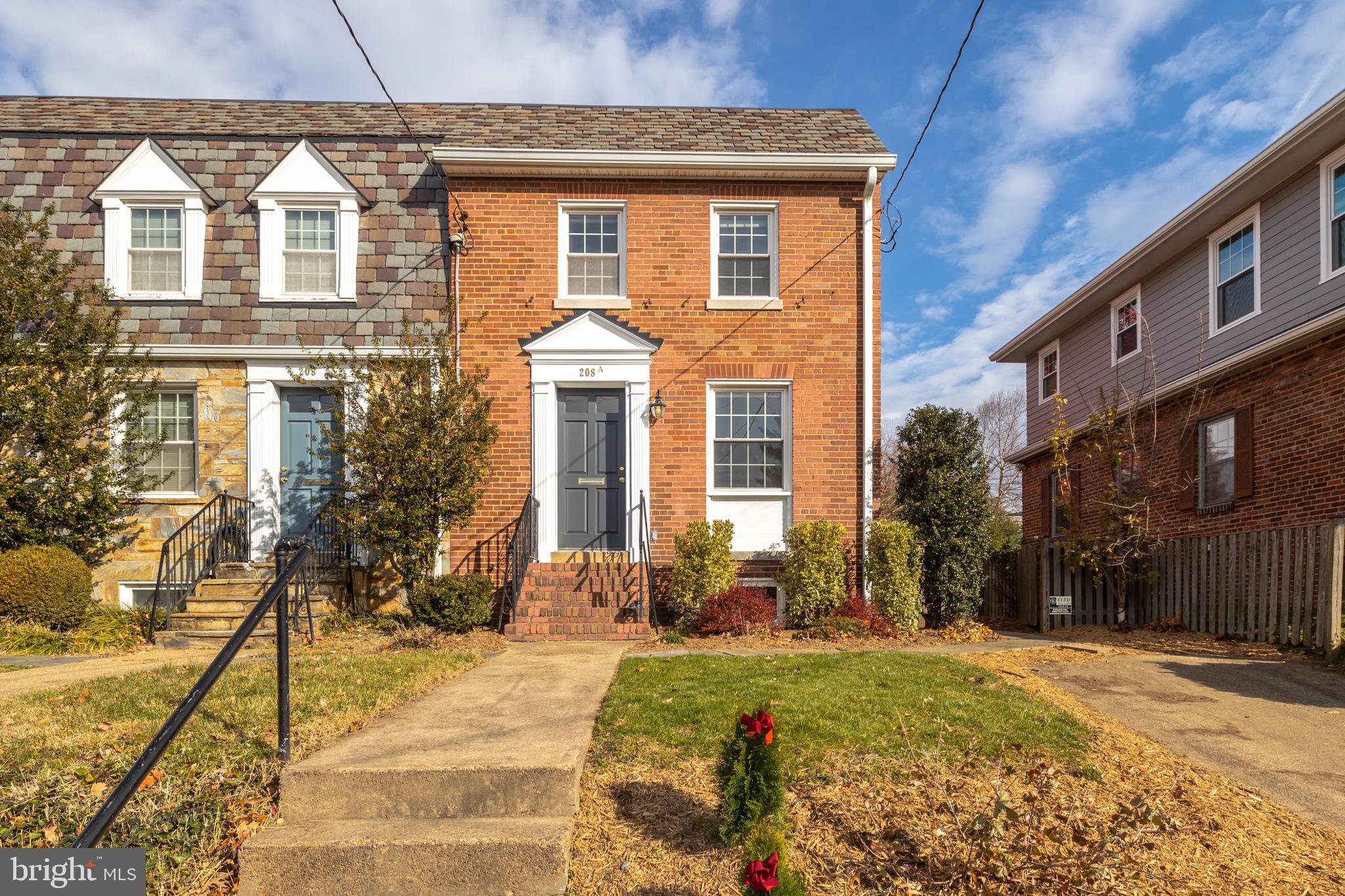 208 E Glebe