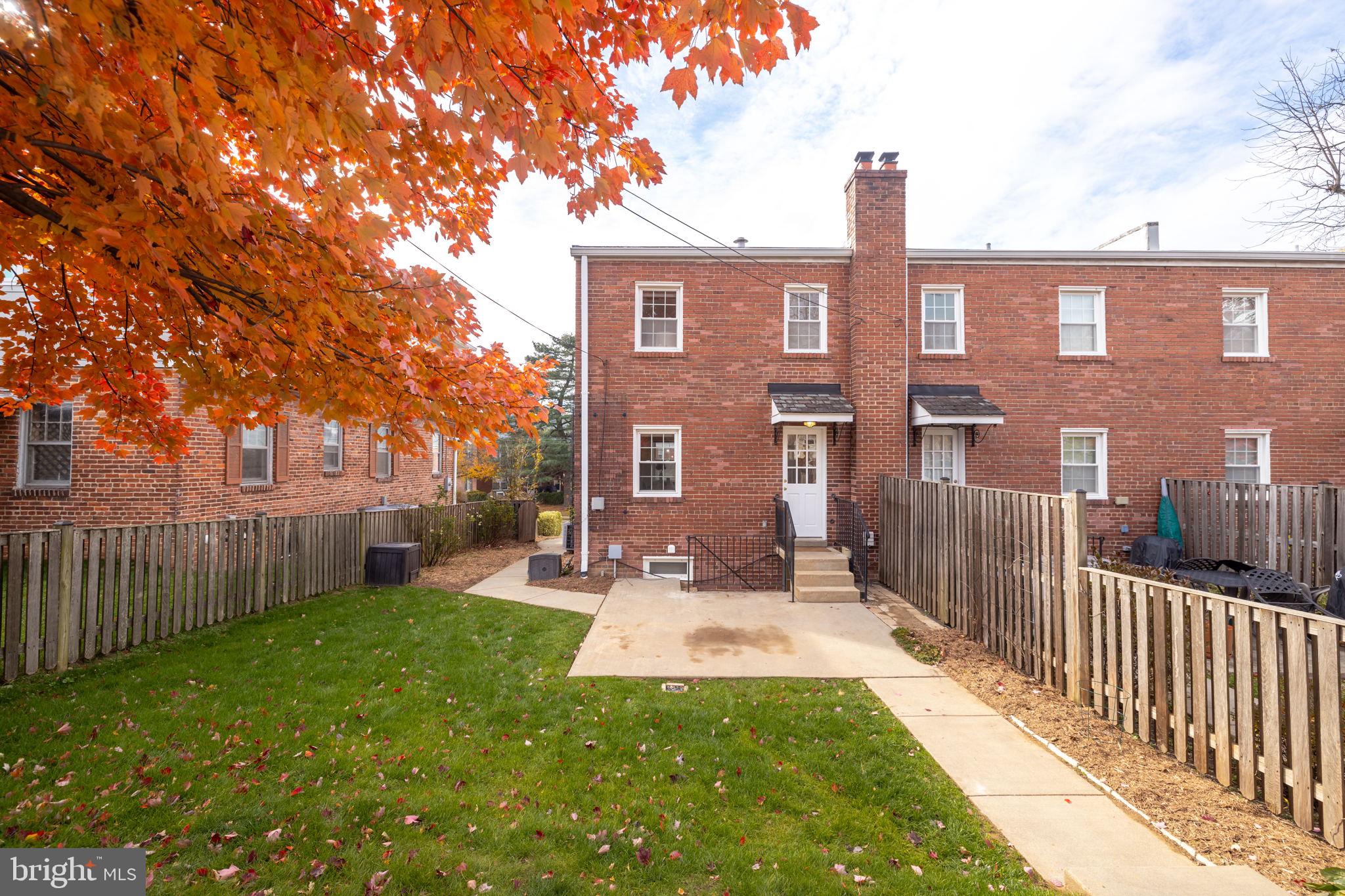208 East Glebe Road, Unit A Alexandria, VA 22305 - Photo 13 of 16 Flat and Wonderful